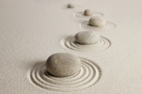 Фреска камни на песке